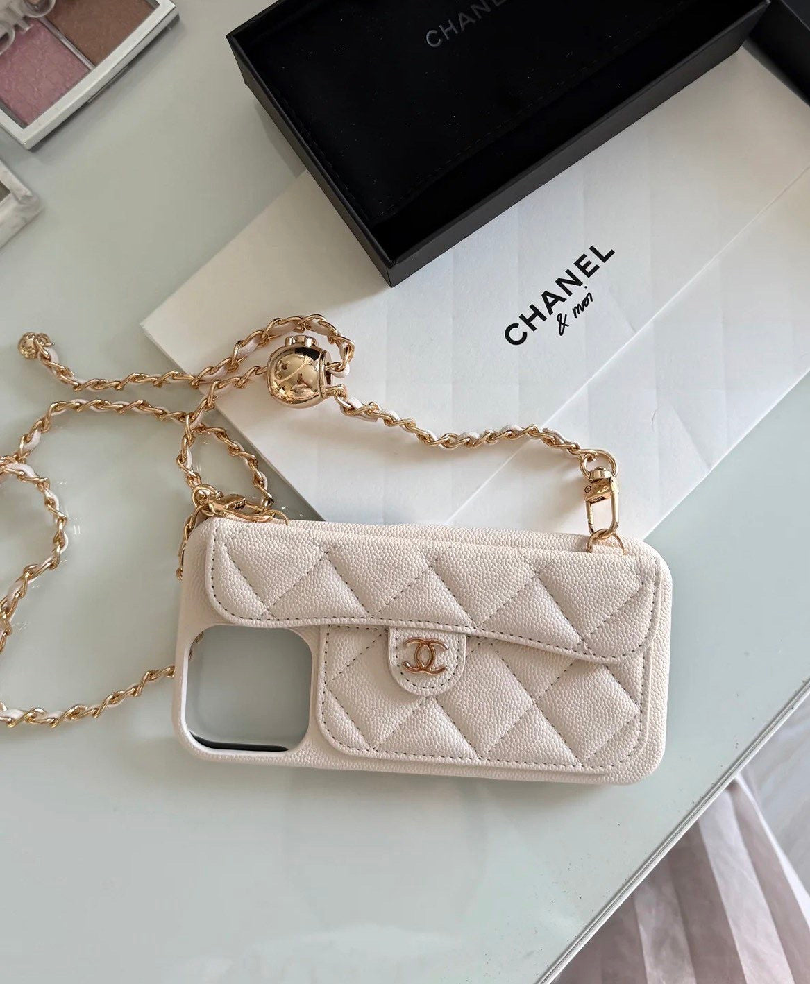 Coque CC Beige